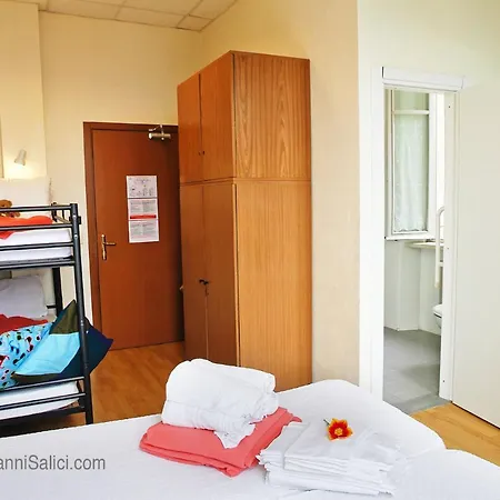 Santangela Hostel & Rooms Menaggio Exterior photo